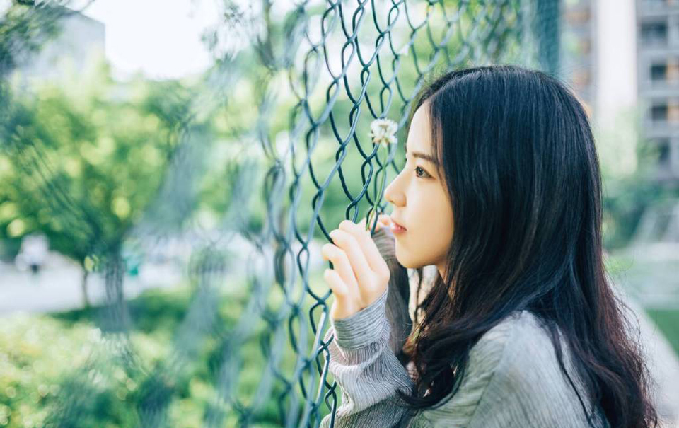 “呃……小事，我去解释一下。”孟达拍了拍脑袋，暗怪庞统怎么没把这人拴牢，原本准备等事情结束之后，再私底下说明，现在看来，必须赶快说清楚才行，否则天知道最后会闹出什么篓子。